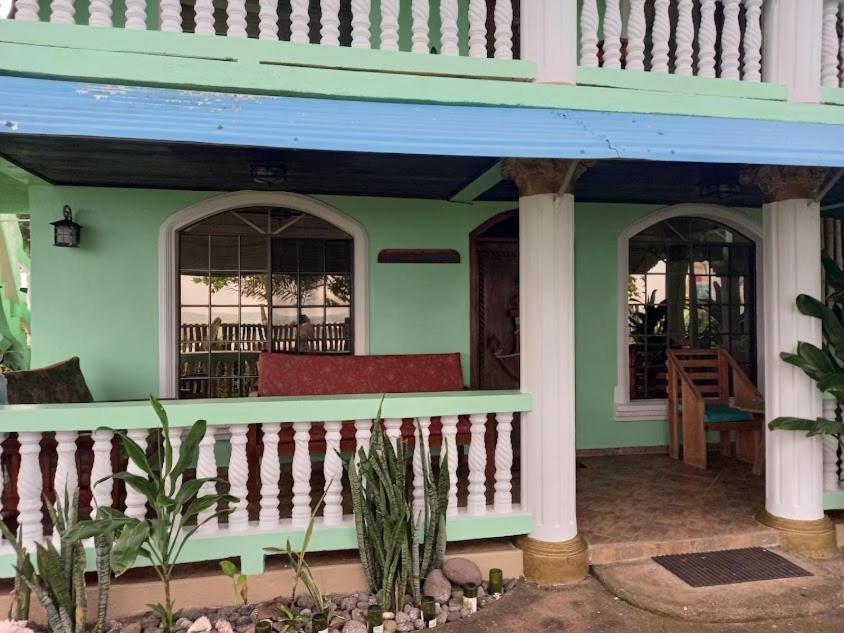 Hospedaje Rosa Del Mar & Sweets Cafe South End 外观 照片